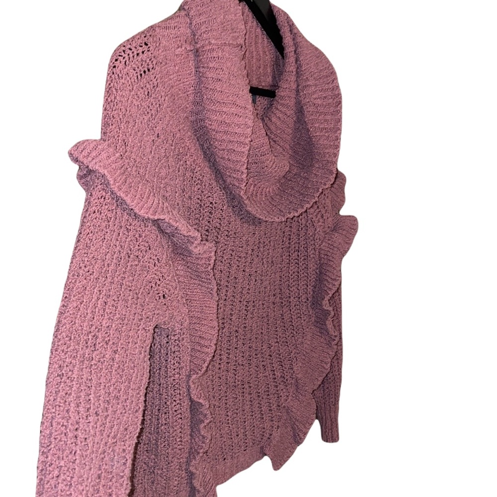 Express Sweater - Picture 2 of 3